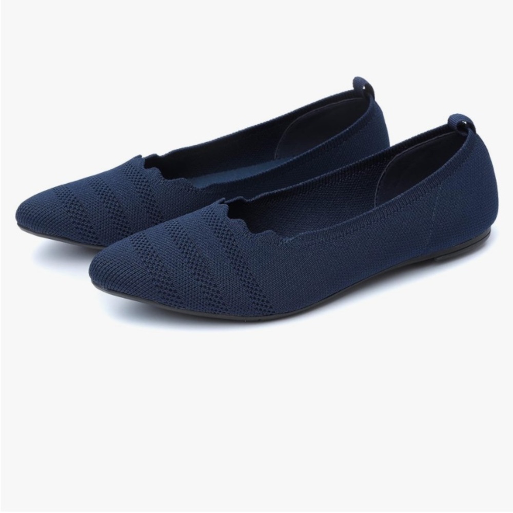 Beautiful navy blue size 7 flats for women